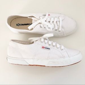 White Superga Classic tennis shoes, Size 10